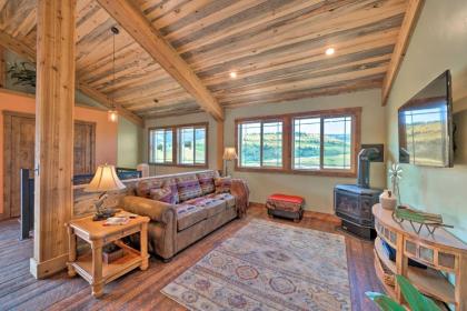 Custom Livingston Apt with Balcony and Mtn Views - image 8
