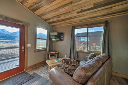 Romantic Mountain Getaway - 1 Hour to Yellowstone! - image 13