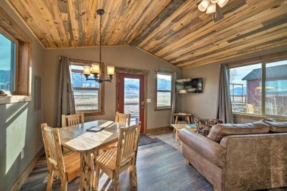 Romantic Mountain Getaway - 1 Hour to Yellowstone! - image 14