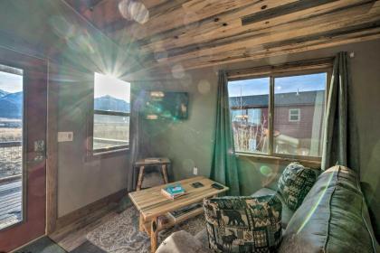 Romantic Mountain Getaway - 1 Hour to Yellowstone! - image 4