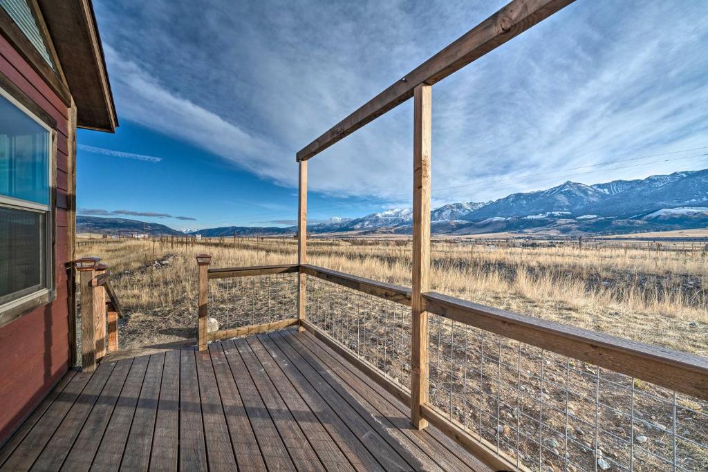 Couples Retreat 1-Hour Drive from Yellowstone NP! - image 3