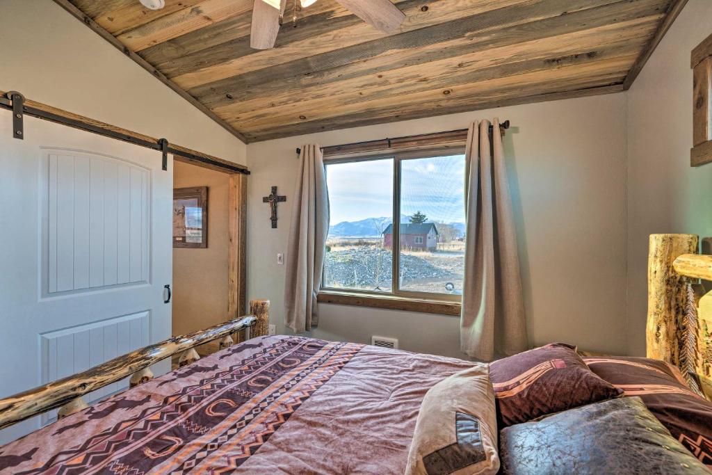 Couples Retreat 1-Hour Drive from Yellowstone NP! - image 4