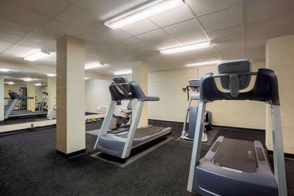 Travelodge by Wyndham Livonia - image 9