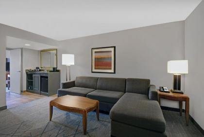 Embassy Suites by Hilton Detroit - Livonia/Novi - image 21