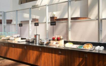 Embassy Suites by Hilton Detroit - Livonia/Novi - image 3