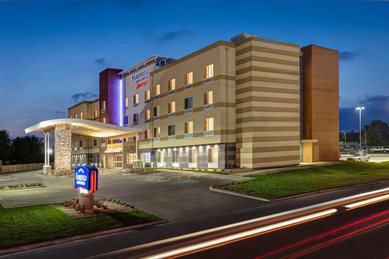 Fairfield Inn and Suites Locust Grove I-75 South - image 2
