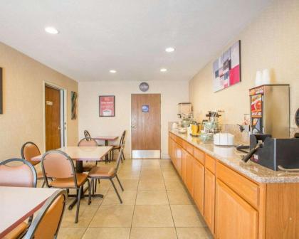 Econo Lodge Inn & Suites Lodi - Wine Country Area - image 10