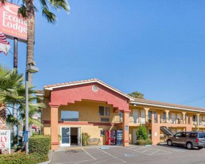 Econo Lodge Inn & Suites Lodi - Wine Country Area - image 12