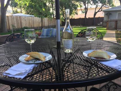 Bordeaux Inn Lodi - image 14