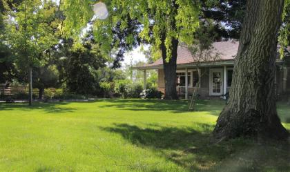 Cottages on Armstrong - image 2