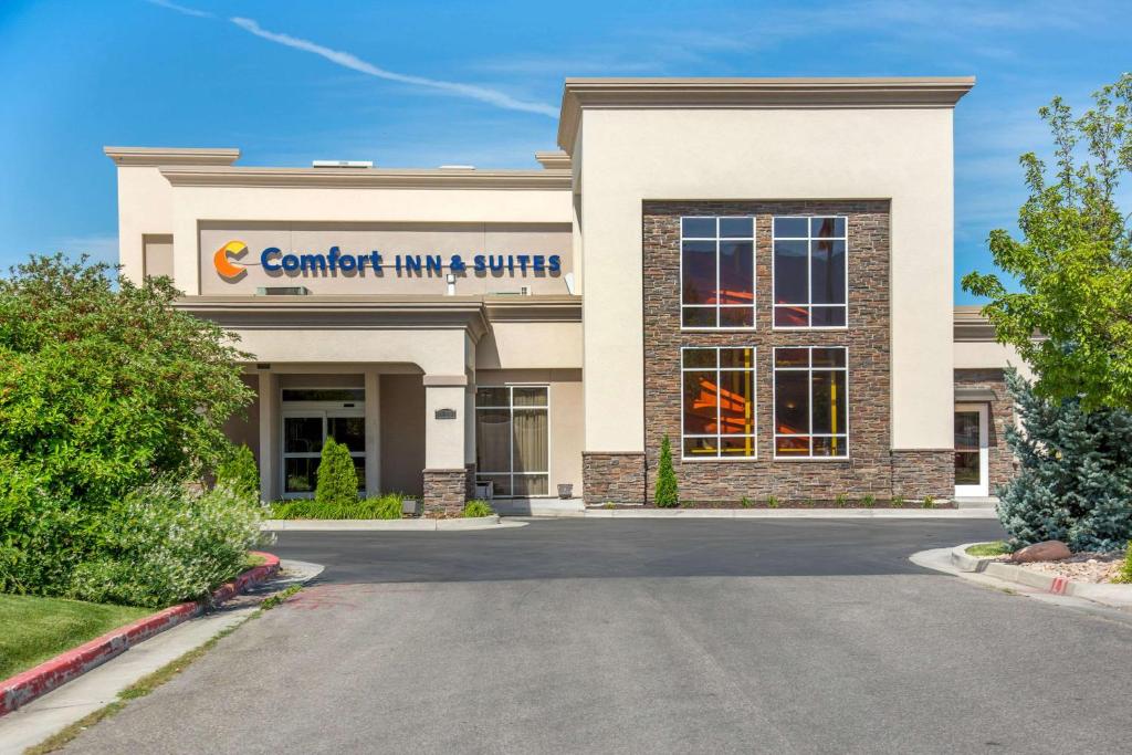 Comfort Inn & Suites Logan Near University - main image