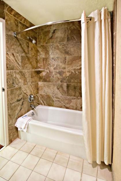 Best Western Plus Weston Inn - image 10
