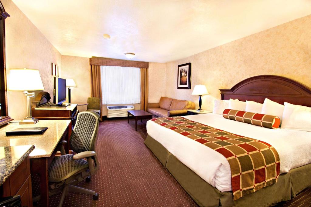 Best Western Plus Weston Inn - image 4