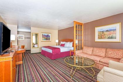Days Inn & Suites by Wyndham Logan - image 13