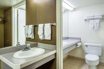 Days Inn & Suites by Wyndham Logan - image 15