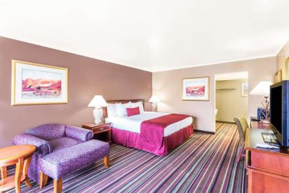 Days Inn & Suites by Wyndham Logan - image 2