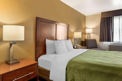 Quality Inn Logan near University - image 15