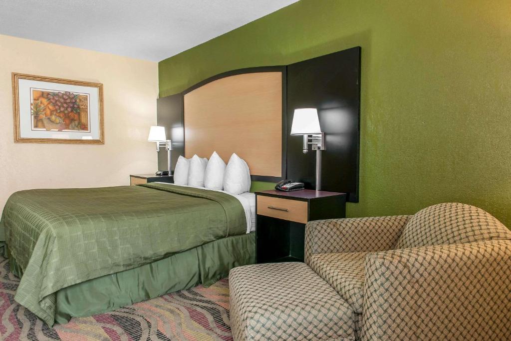 Quality Inn Logansport - image 7