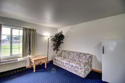 Days Inn & Suites by Wyndham Lolo - image 7