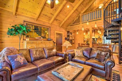 Luxury Mountain Cabin with Furnished Deck and Views! - image 15