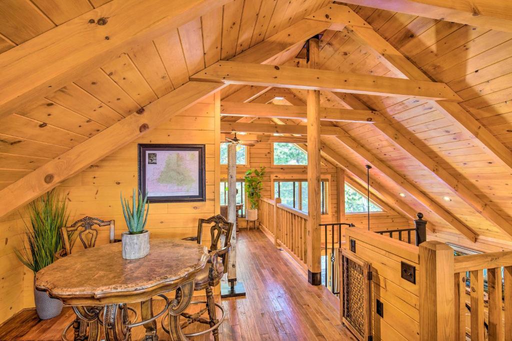 Luxury Mountain Cabin with Furnished Deck and Views! - image 4