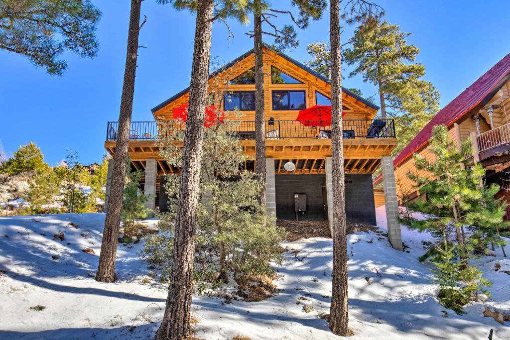 Luxury Mountain Cabin with Furnished Deck and Views! - image 7