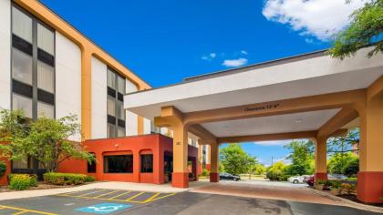 SureStay Plus Hotel by Best Western Chicago Lombard - image 15