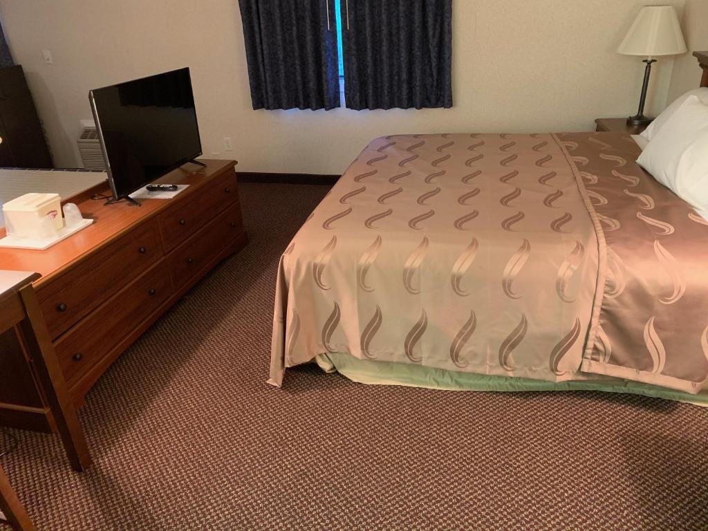 AmeriVu Inn and Suites - image 4