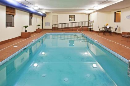 Holiday Inn Express London-I-70 an IHG Hotel - image 12