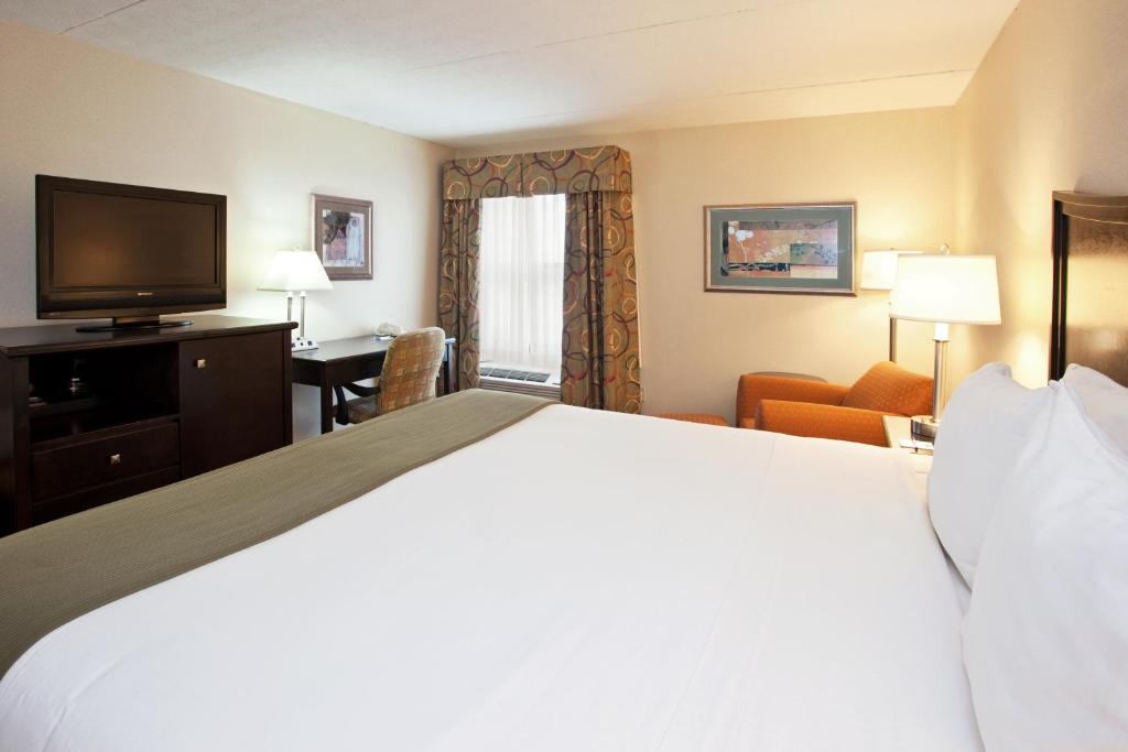 Holiday Inn Express London-I-70 an IHG Hotel - image 2
