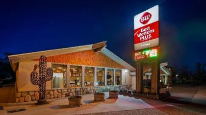 Motel in Lone Pine California