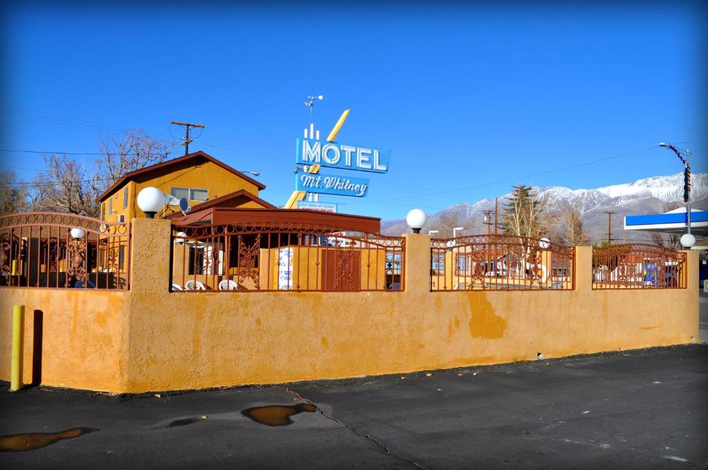Mount Whitney Motel - main image
