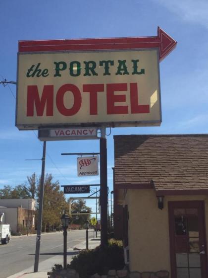 Portal motel Lone Pine California