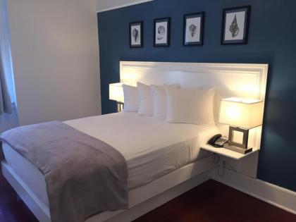 Long Beach Hotel - image 13