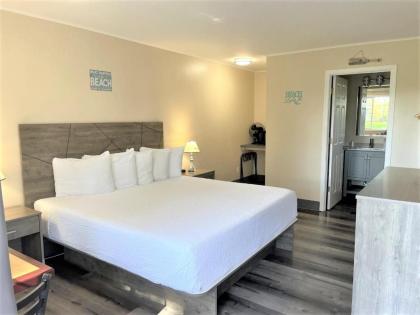 Coastal Inn and Suites - image 15