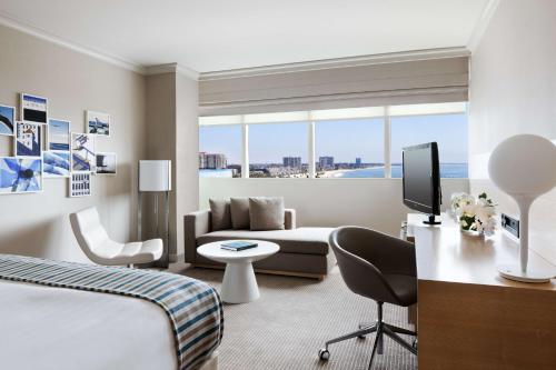 Hyatt Regency Long Beach - image 2
