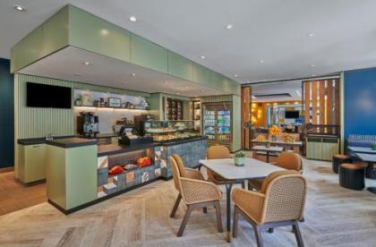 Hyatt Centric the Pike Long Beach - image 3