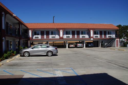 Beach Inn Motel - image 3