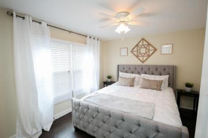 Belmont Heights Long Beach- King Bed - Fast WiFi - Free Parking