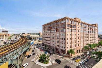 Days Inn by Wyndham Long Island City - image 15