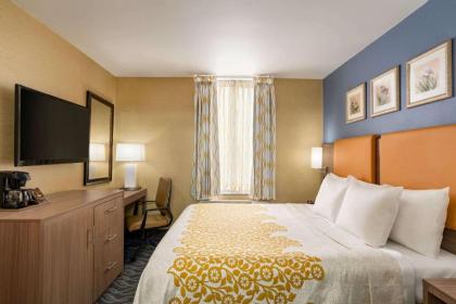 Days Inn by Wyndham Long Island City - image 16