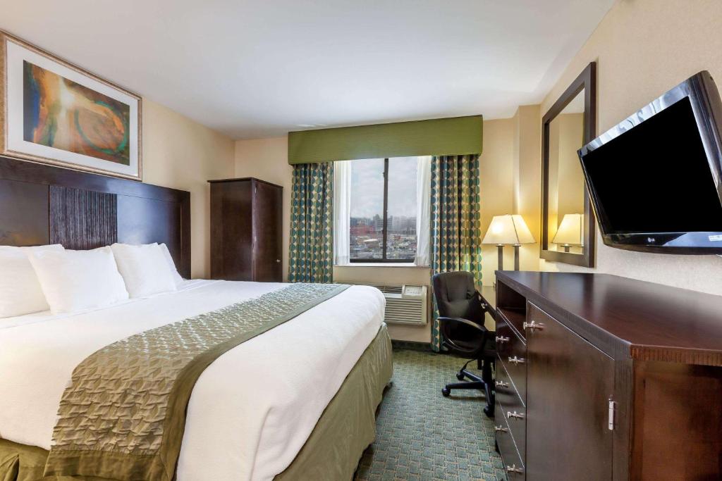 Royal Stay Hotel - image 2