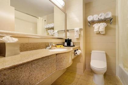 Best Western Plus Plaza Hotel - image 17