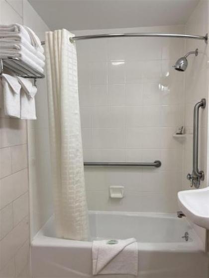 Sleep Inn - Long Island City - image 3