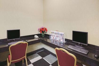 La Quinta Inn by Wyndham Queens (New York City) - image 9