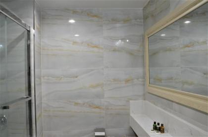 LIC Plaza Hotel - image 14