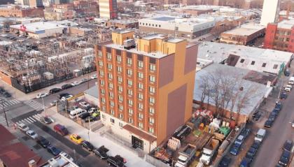 Lotus BLU Inn and Suites - image 4