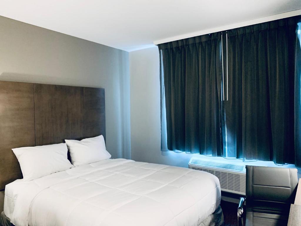 Capital Hotel - image 2