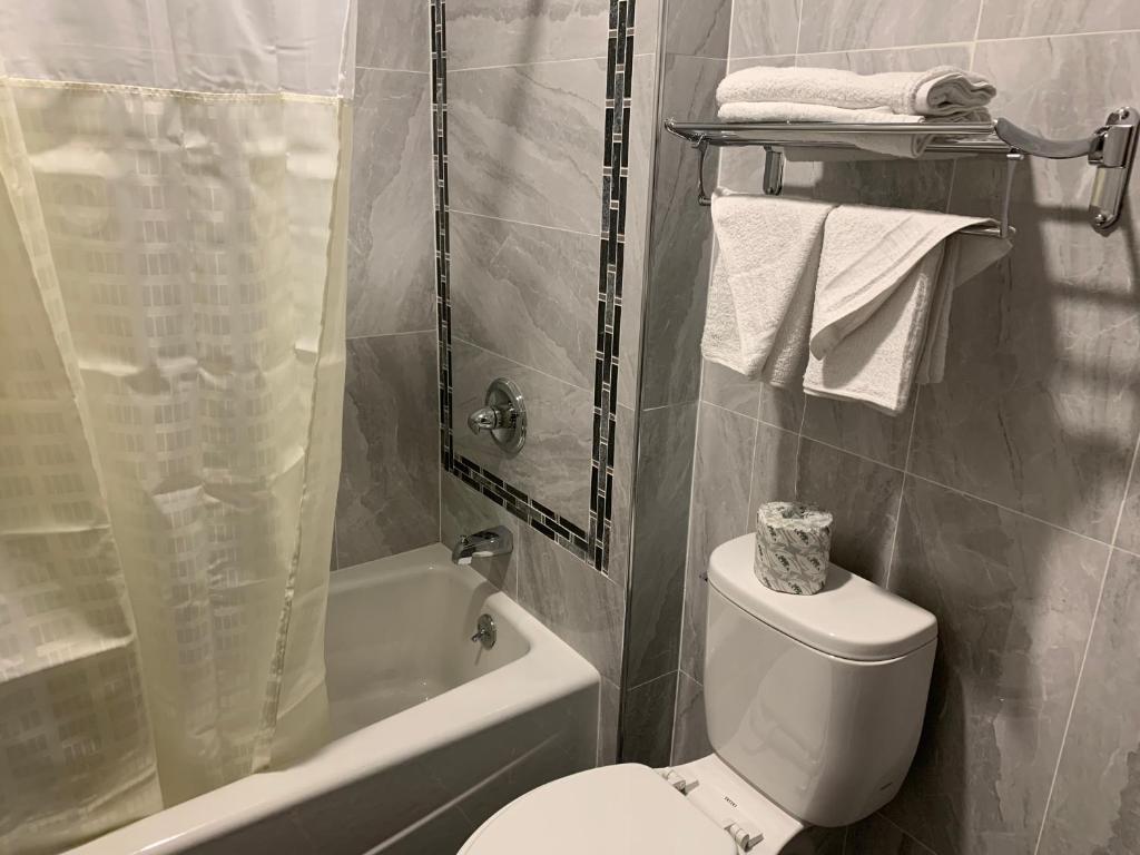 Capital Hotel - image 3
