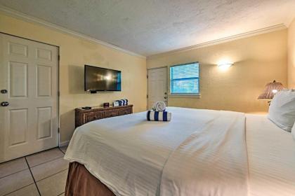 Longboat Key Escape with Private Resort Beach! - image 9